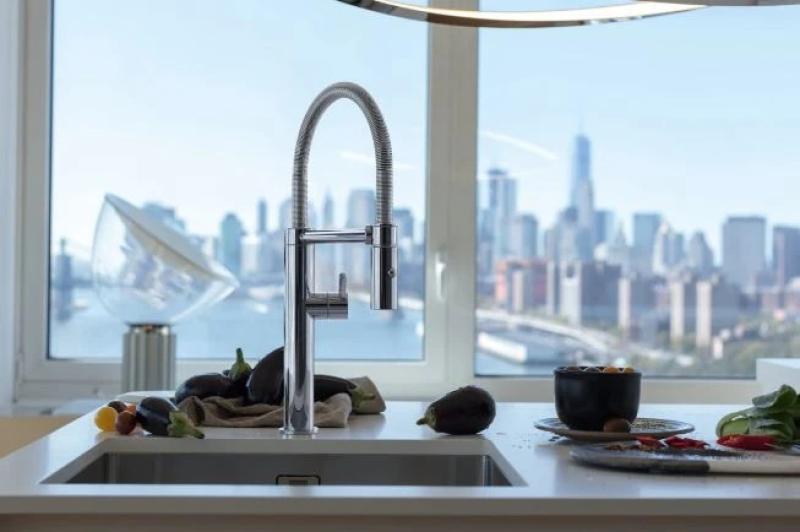 Franke Pescara Semi Pro L Keittiöhana joustava juoksuputki kromi 115.0393.975