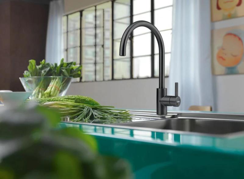 Franke Keittiöhana Eos Neo kääntyvällä juoksuputkella harjattu musta 115.0613.590