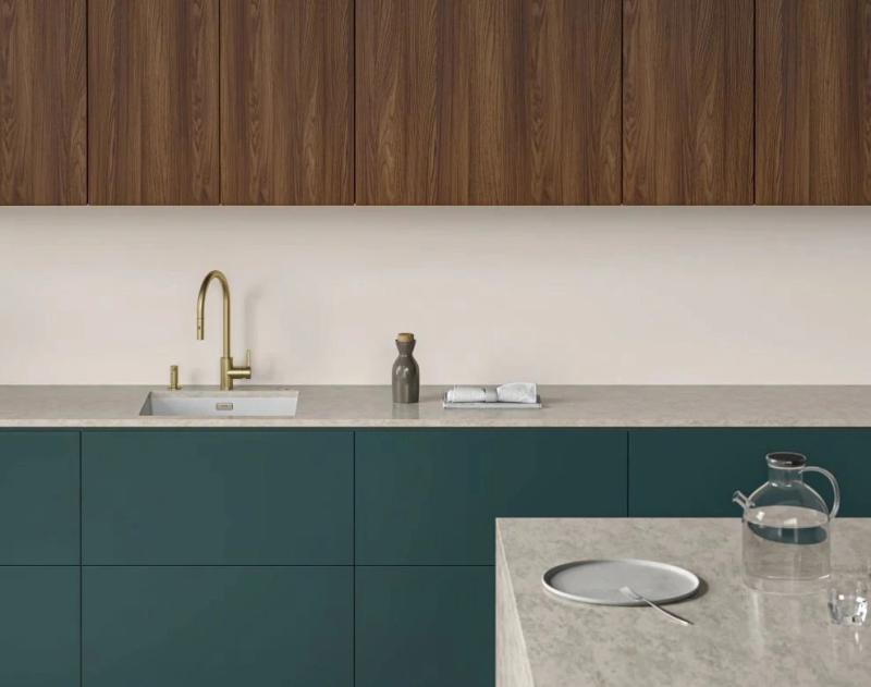 Franke kultainen keittiöhana Eos Neo ulosvedettävällä suihkupäällä pvd gold 115.0681.244