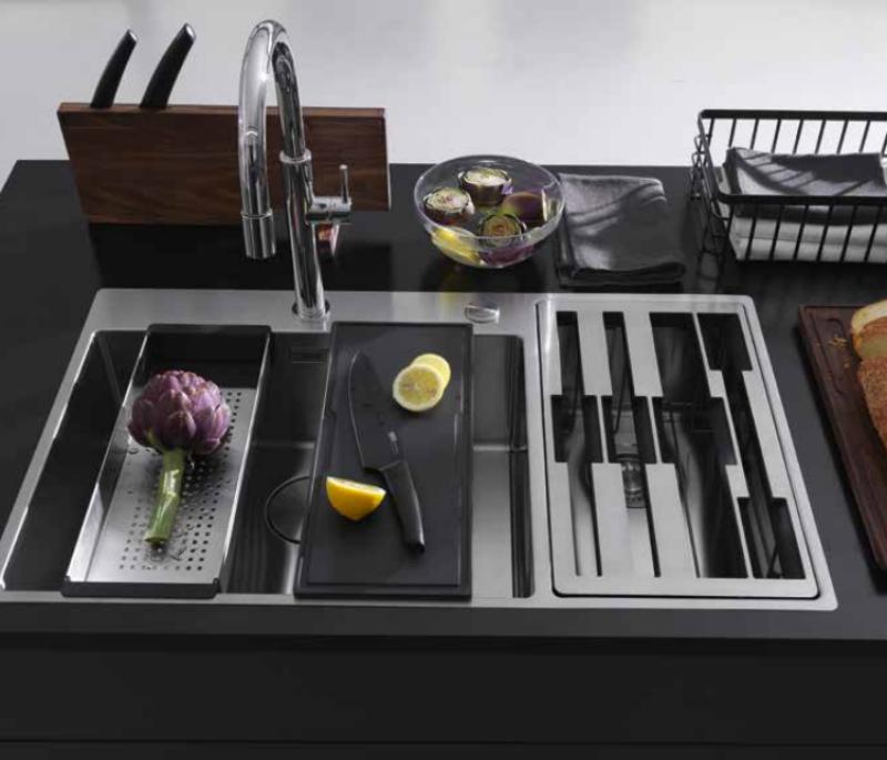 Franke Box Center BWX220-54-27 ruostumattomasta teräksestä allas oikealla leikkuulaudalla, veitsisarjalla ja lankakorilla 86x51cm 127.0587.644