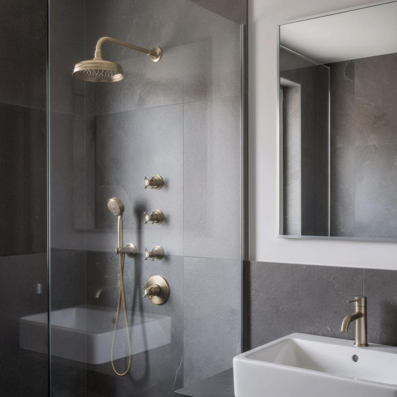 PB Classic nostalginen sisäänrakennettu suihkuthermostaatti, jossa on 3 sulkuhanaa, pronssi.