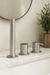 Waterevolution Flow 3-reikäinen ammehana ammeen reunaan asennettavaksi ruostumaton teräs T138SBIE