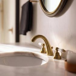 PB klassinen kolmireikäinen korkea pesuallashana Valkoiset kahvat Pronssi 1208956910