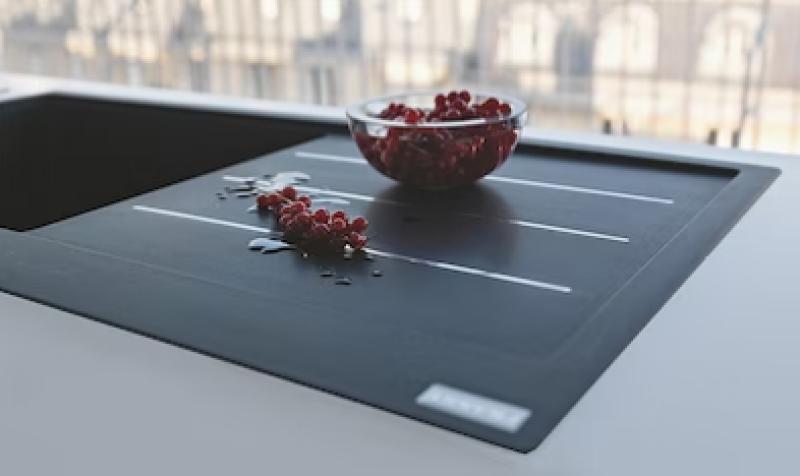 Franke Maris MRG 110-72 Fragranite Onyx -allas alapuolella