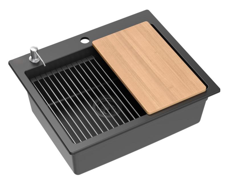 Quadri Durham musta graniitti tiskiallas 595x500 saippuapullolla, leikkuulaudalla, upotusaltaalla ja rullamattolla 1208957904