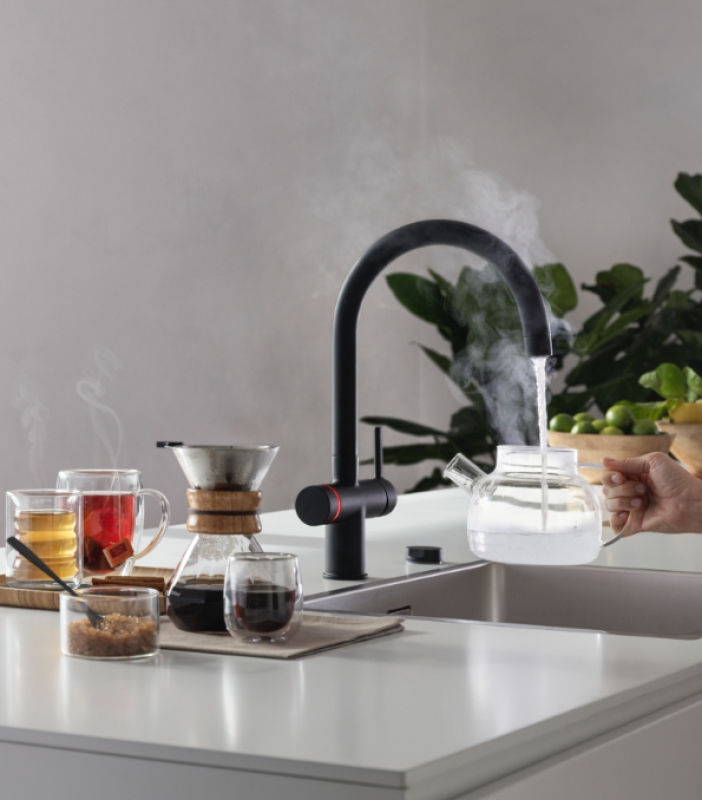 Franke Maris waterhub 4L boiler 3-1 kosketuselektronisella kuumavesihanalla mattamusta, jossa on ohitusventtiili 1208957950