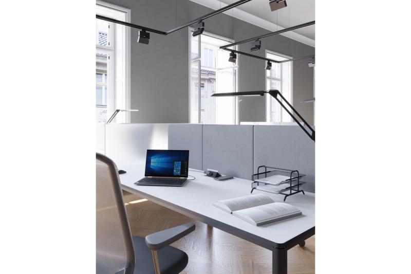 AVARO PLUS vedettävä pistorasia 1208958674