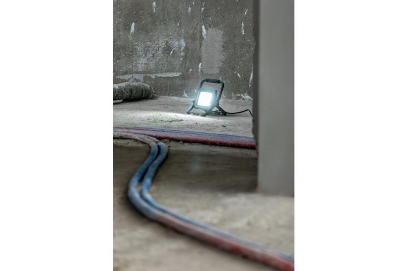 LED-tulva-valaisin iNEXT (kannettava) 30W 2400lm, PF>0,9, RA>80, IP65, 120°, 6400K, musta kori 1208962861