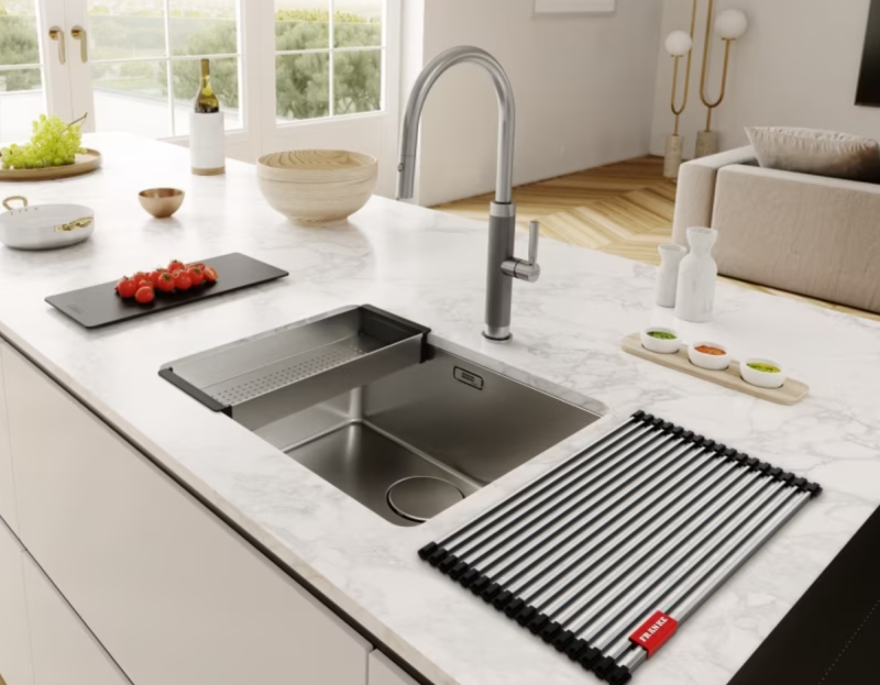 Franke Mythos Masterpiece Keittiöhana J-muotoisella ulosvedettävällä suihkupäällä, kokonaan ruostumatonta terästä 115.0711.554