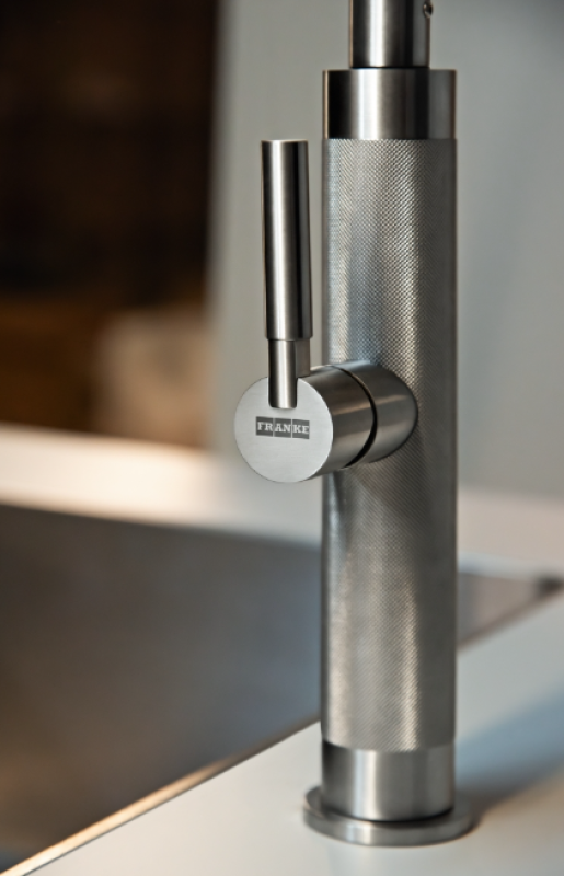 Franke Mythos Masterpiece Keittiöhana J-muotoisella ulosvedettävällä suihkupäällä, kokonaan ruostumatonta terästä 115.0711.554