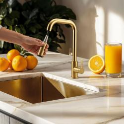 Pure.Sink Elite Steel Crystal-S keittiöhana PVD Harjattu kulta, ulosvedettävä juoksuputki PS8050-60