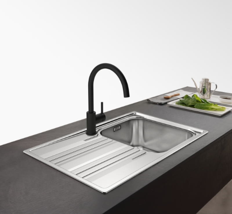 Franke Lina XL Keittiöhana Musta kääntyvällä juoksuputkella 115.0626.019