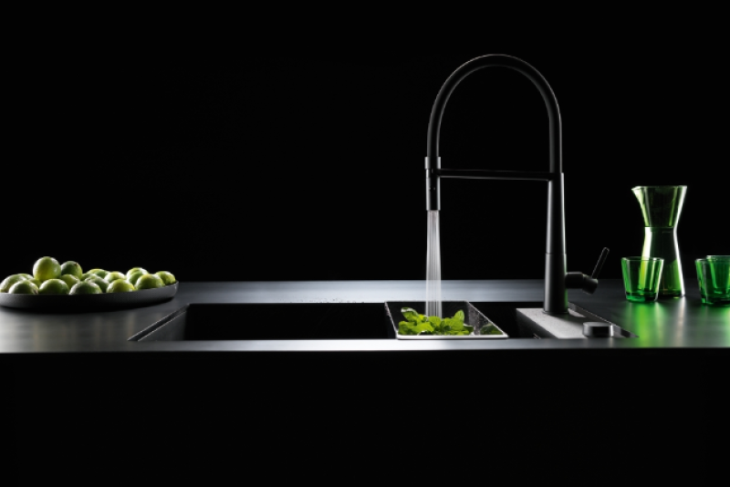 Franke Icon Yhden vivun keittiöhana joustavalla käsisuihkulla, Musta 115.0690.598