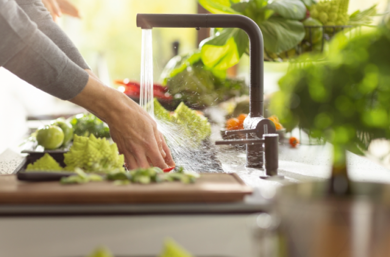 Franke Active Twist Single-Lever Mixer Tap Black with Pull-Out Spout and Integrated Waste Control 115.0669.769