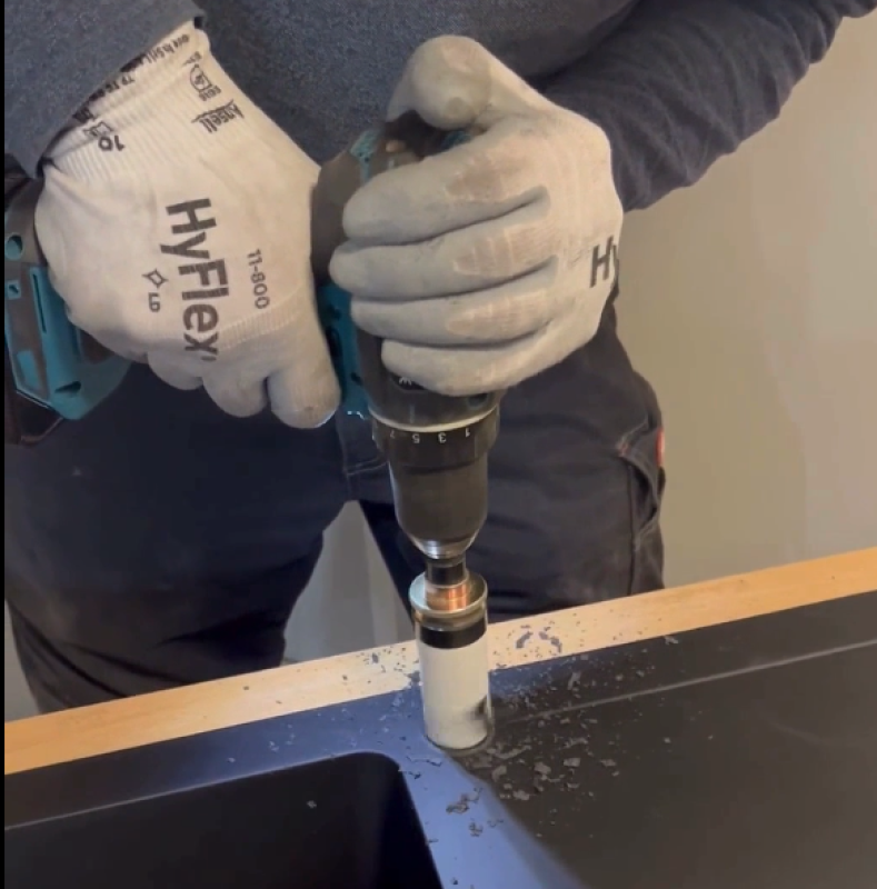 Hoegert hiiliteräksinen reikäsahasarja, 14-osainen.