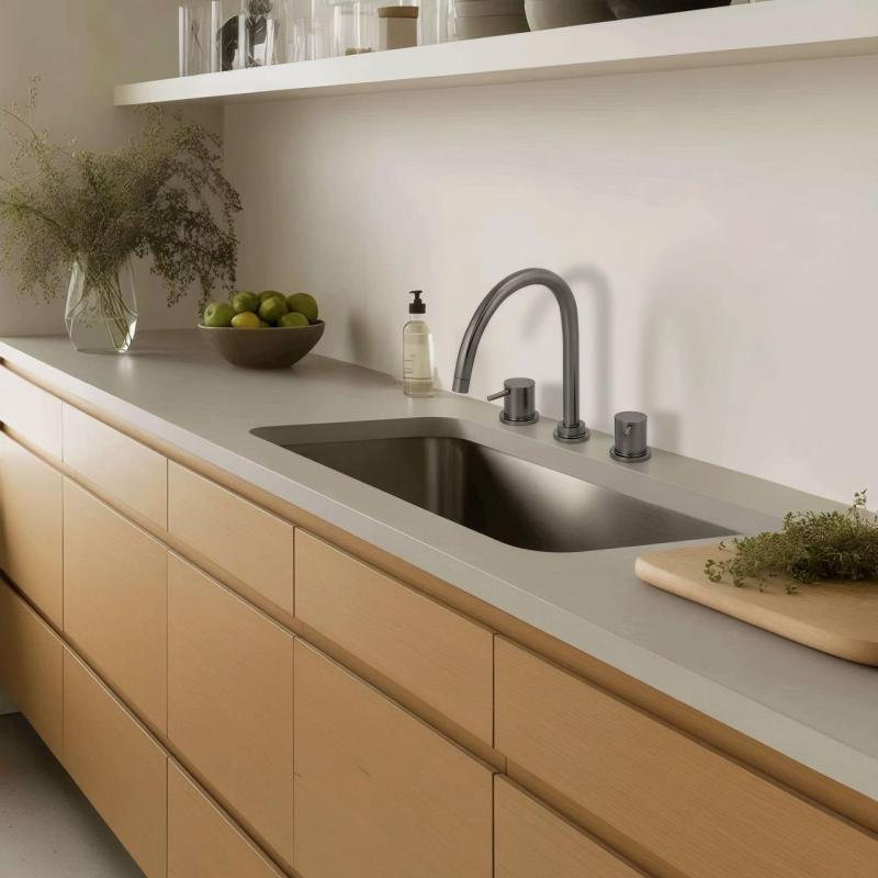 Waterevolution Flow 3-reikäinen keittiöhanaa kääntyvällä juoksuputkella ja suodatetun veden liitännällä gun metal T152UGME