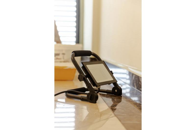 NELI Kannettava Valonheitin, LED, 50W, 4500lm, 6400K, AC220-240V, IP65, 1,5m kaapeli