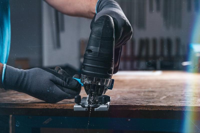 HÖGERT akkupistosaha, 18V, tärinänvaimennuskahva - ilman akkua