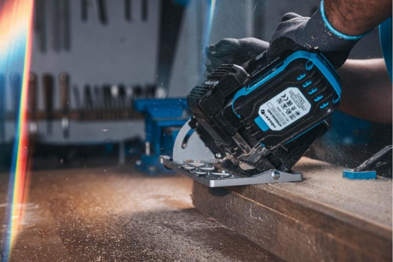 HÖGERT akkusirkelsaha, 18V, ilman akkua, pölynimuriliitäntä