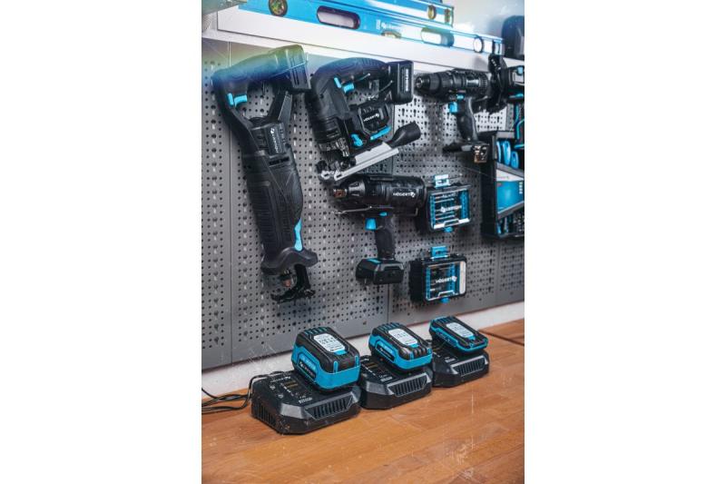 HÖGERT akkulaturi 4A 18V