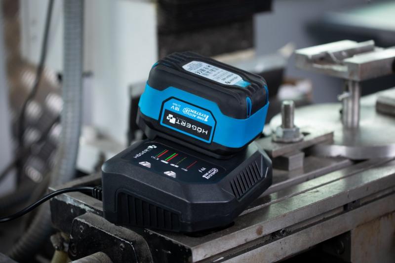 HÖGERT pikalaturi akulle 6A 18V