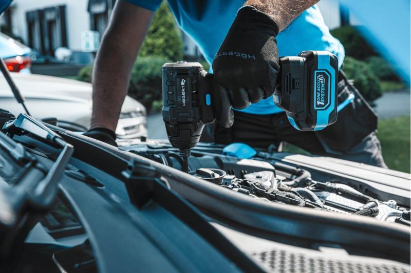 HÖGERT akkuiskuväänninsetti 200 Nm 18V harjattomalla moottorilla.