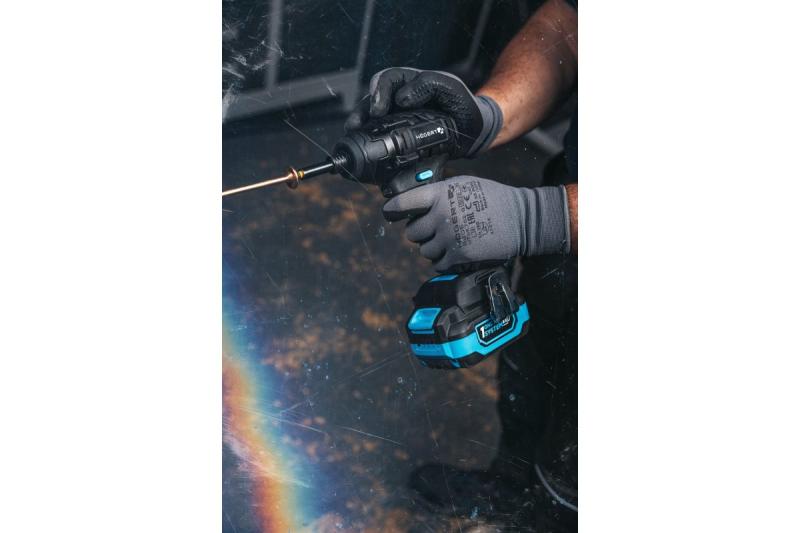 HÖGERT akkuiskuväänninsetti 200 Nm 18V harjattomalla moottorilla.