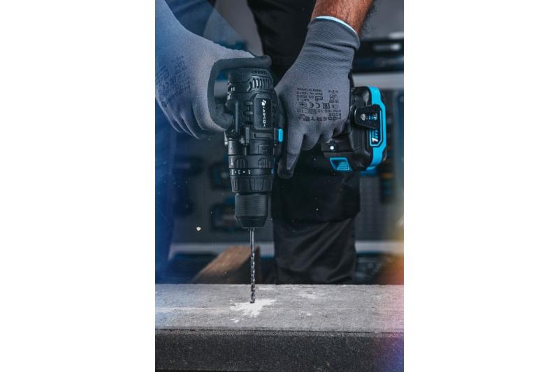 Langaton iskuporakone 18V