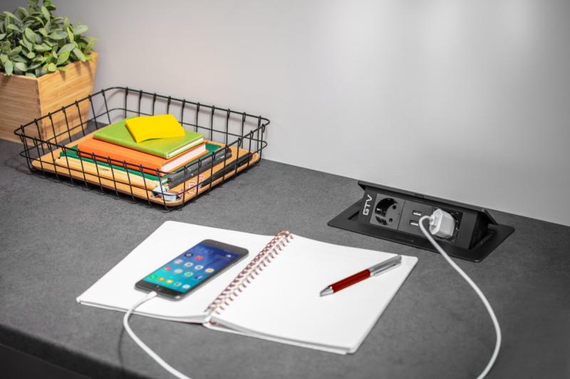 Pöytätyöpöydän jatkojohto SOFT 2x schuko-pistorasia, USB 2.1A, virtajohto pistokkeella, musta