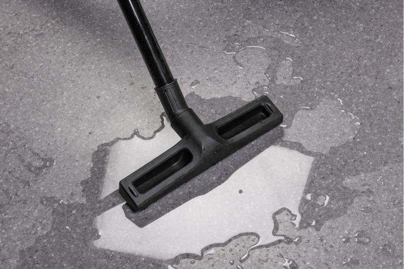 Märkä- ja kuivauniversaali-imuri 20 l