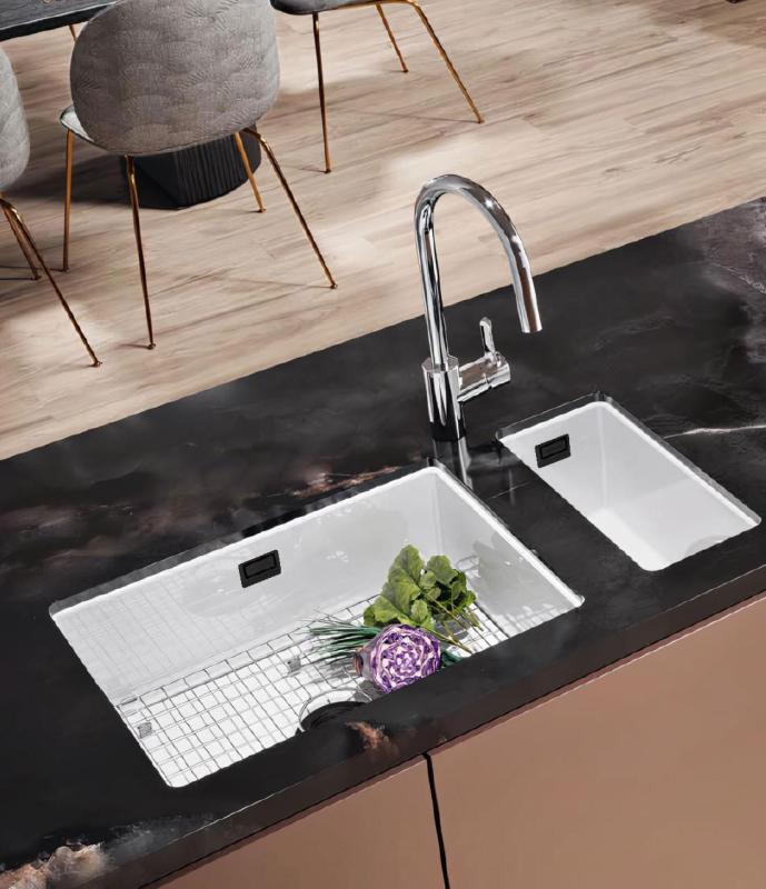 Ausmann Ceramic Ember Keramiikka Valkoinen puolikas Allas Päälle ja Alapuolelle 174 x 400 mm Mustalla tulppalla 1208971504