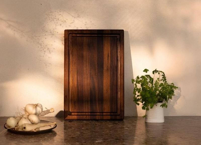 Woodsea Butcher Groove M - Pähkinäpuinen leikkuulauta mehukourulla 50x38 cm 1208971535