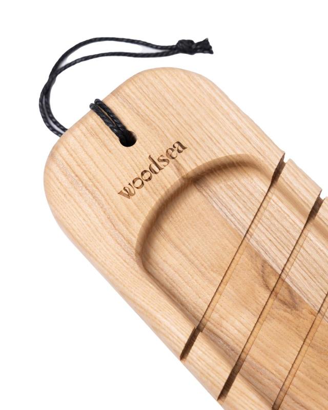 Woodsea Boardette - Ranskalaista leipää leikkaava ja tarjoileva saarnipuinen leikkuulauta 640x100 mm 1208971570