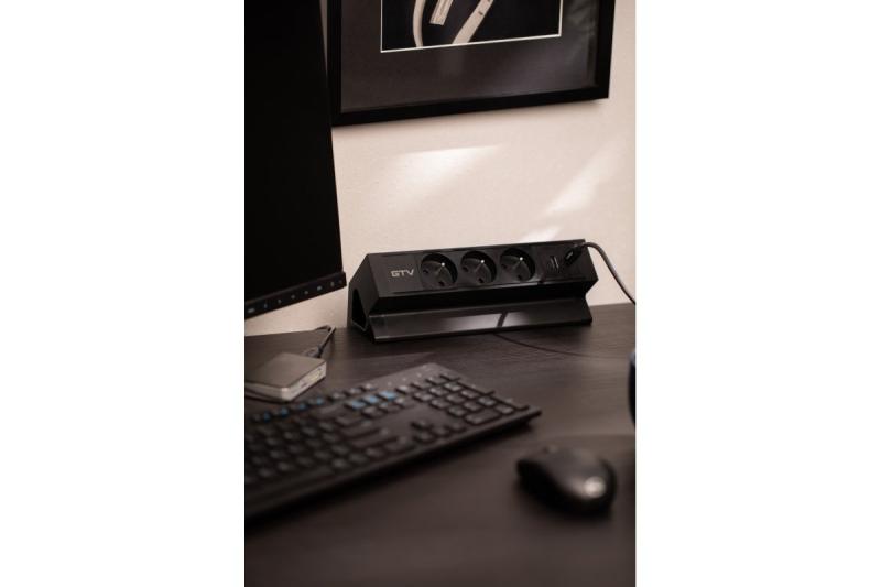 Basco huonekalupistorasia, 3 x maadoitettu pistorasia, USB A+C, 1,5 m kaapeli, musta, asennettavissa