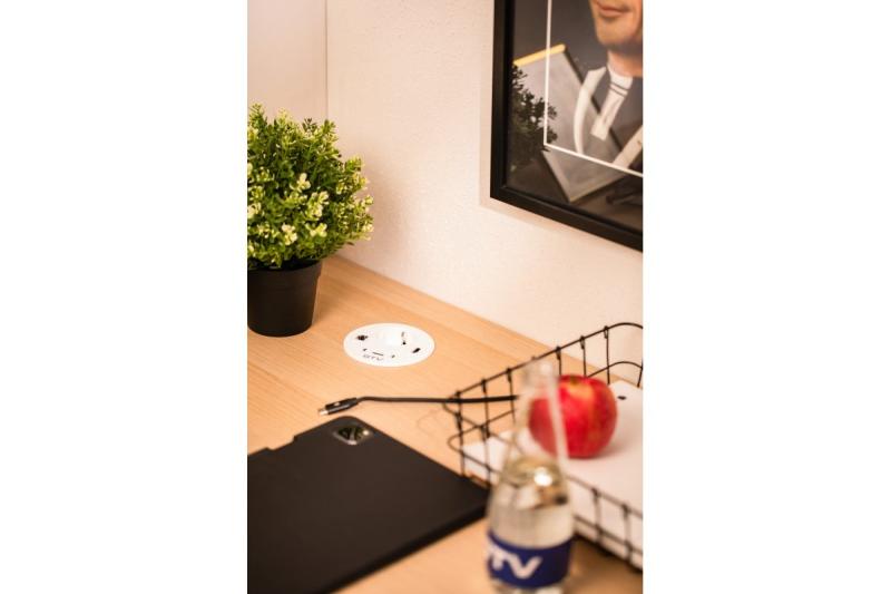 Huonekalu pistorasia RONDO, 1xSCHUKO, 1xUSB-A, 2xUSB-C, HDMI, RJ45 kaapeli 1,5 m, valkoinen