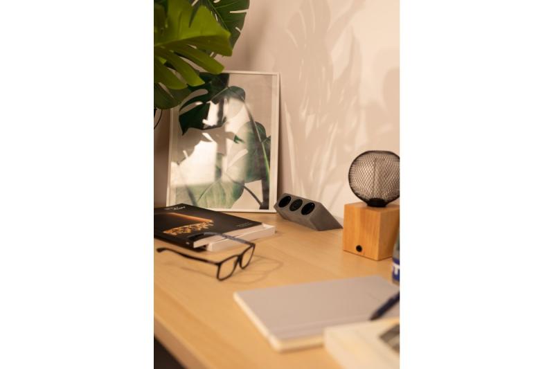 Huonekalupistorasia SOFITO, 2xSCHUKO, USB A+C, kaapeli 1,5 m, harmaa flokki