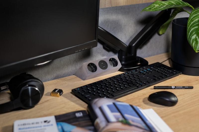 Huonekalupistorasia SOFITO, 2xSCHUKO, USB A+C, kaapeli 1,5 m, harmaa flokki