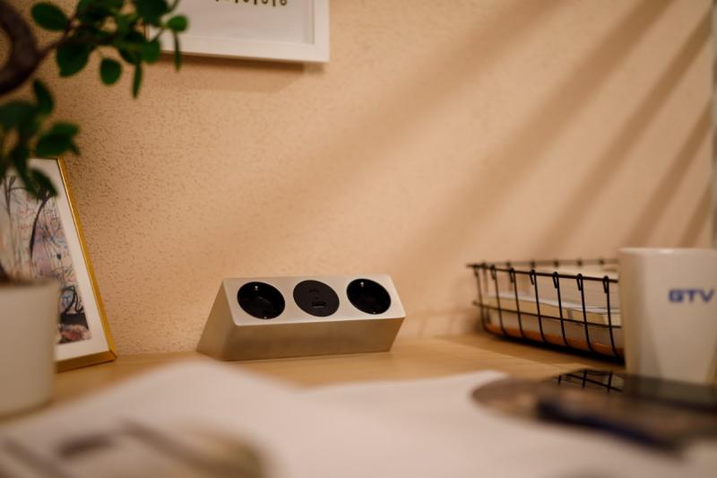 Huonekalupistorasia SOFITO, 2xSCHUKO, USB A+C, kaapeli 1,5 m, ruostumaton teräs