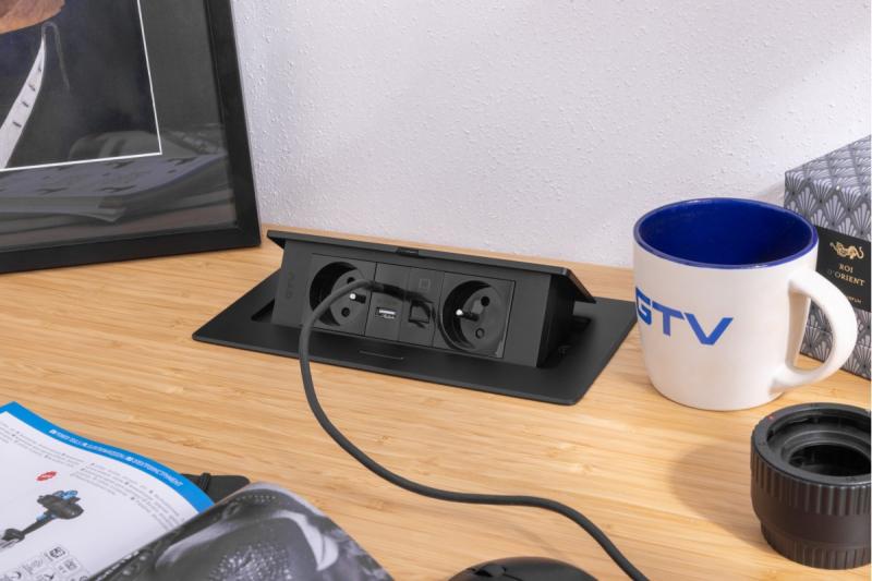 MULTISOFT Kalustepistorasia 2x Maadoitettu Pistorasia, USB A+C, RJ45, Virtajohto Pistokkeella, Musta